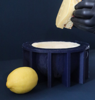 Lemon-Shaped Trompe-l’Œil Mould - 12 cm