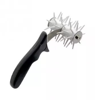 Thin Spikes Roller